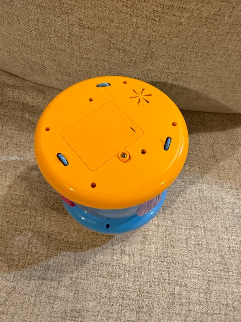 Colorful Ocean Musical Spinner Toy - Blue & Yellow - Picture 4 of 4